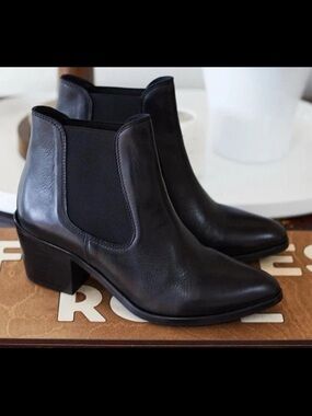 Emerson Fry Chelsea Classic Black Leather Sz 37 Ankle Boots for Women pointed